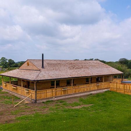 Luxury Log Cabin With A Hot Tub Stone  Exteriér fotografie