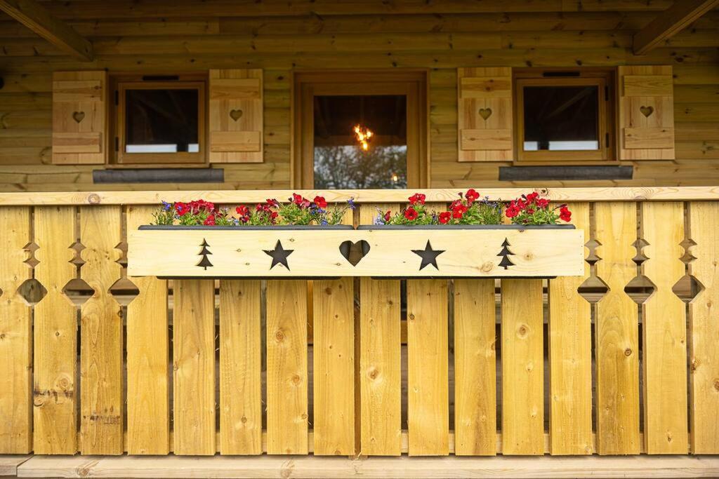 Luxury Log Cabin With A Hot Tub Stone  Exteriér fotografie
