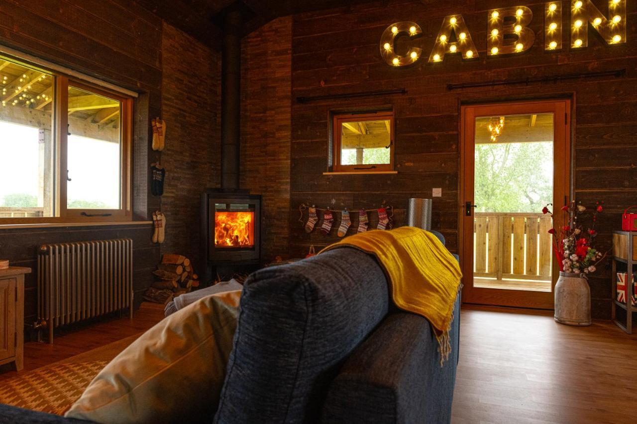 Luxury Log Cabin With A Hot Tub Stone  Exteriér fotografie