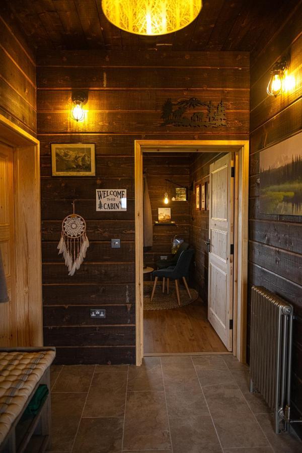 Luxury Log Cabin With A Hot Tub Stone  Exteriér fotografie